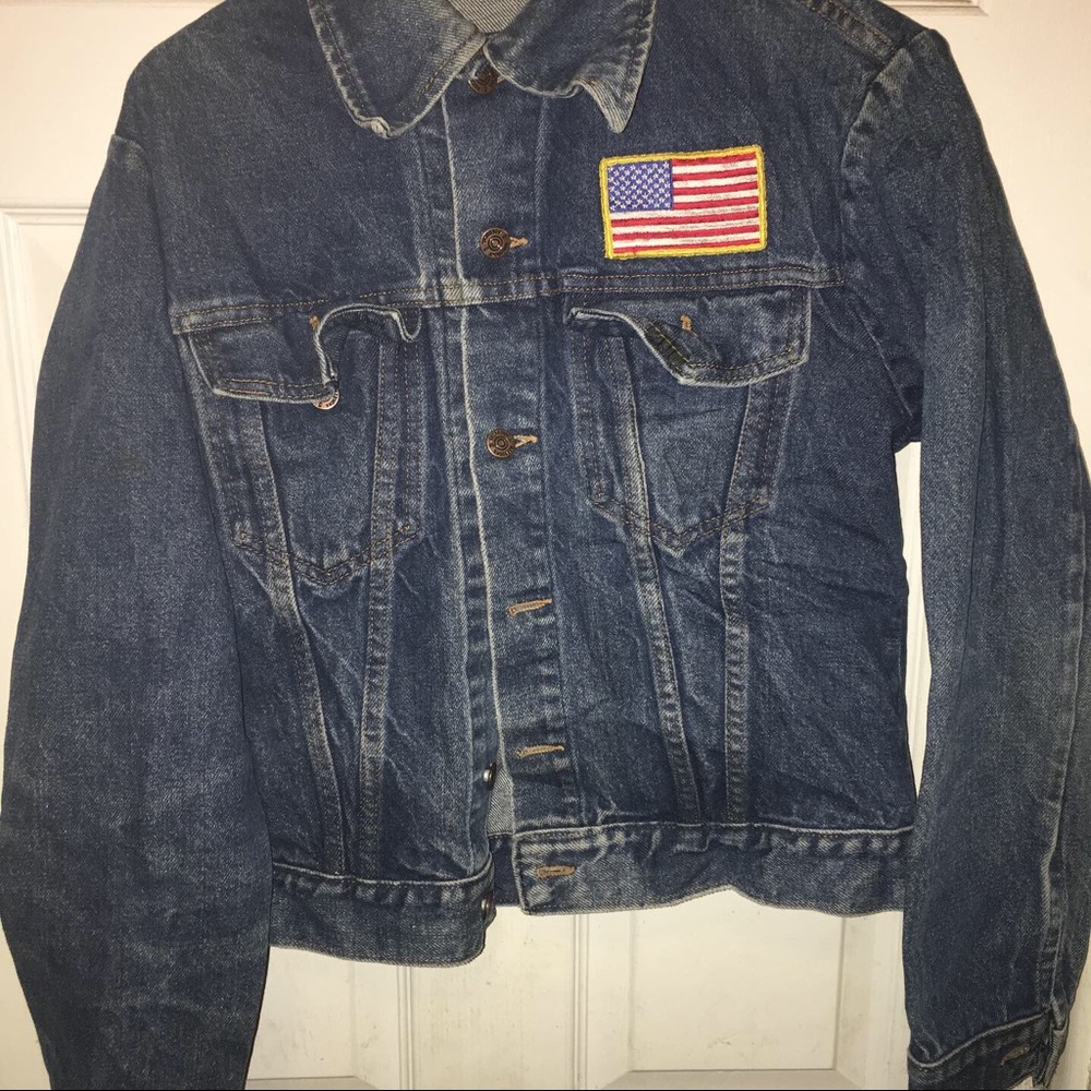 Unisex jean jacket.  🔥🔥🔥🔥